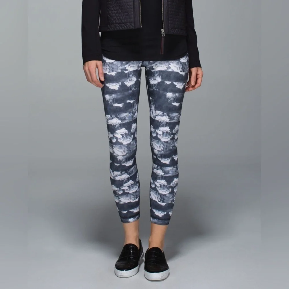 Lululemon High Times Pant, size 4